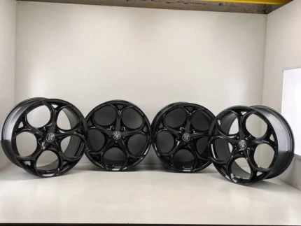 Alfa Romeo Giulia Quadrifoglio R19 8.5J 10J alloy rim set 156112958 156112959